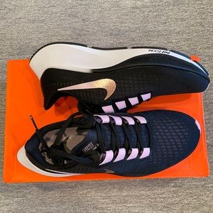 Nike Women’s Pegasus 37 Running shoes NEW IN BOX